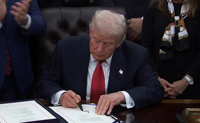 500.com-为镇伊朗，特朗普下达一项总统令，他断定：这样中俄就不敢出头了