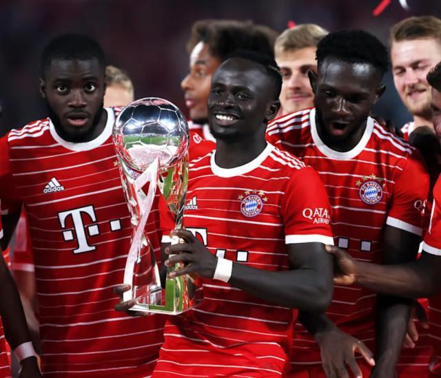 马内首秀+首球+首冠！“世界级”穆西亚拉抢戏超级杯