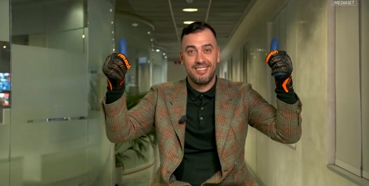 500万彩票网-名宿：意甲最佳门将是斯维拉尔 多纳鲁马想追赶布冯还得很长时间